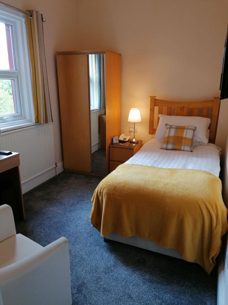 Bed and Breakfast Edendale House Southport Esterno foto